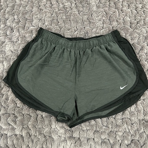 Nike charcoal running shorts - Picture 1 of 4
